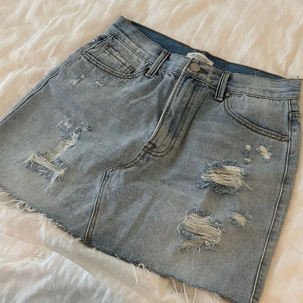 WOMEN'S DISTRESSED DENIM BLUE MINI SKIRT M